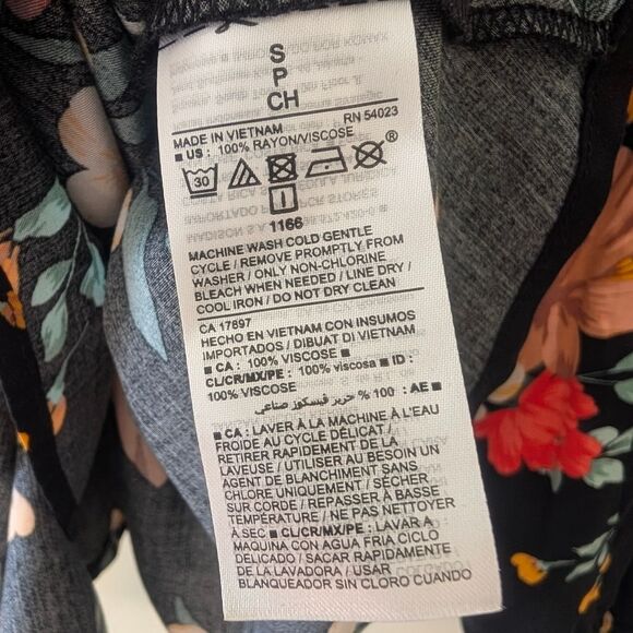 Old Navy Black Floral-Print Tie-Belt Wrap Blouse Size Small - Picture 8 of 8